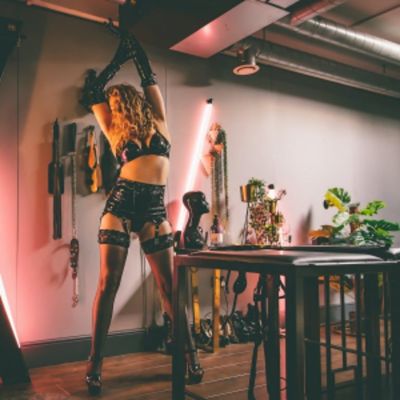 Domina Annabelle - photo 2