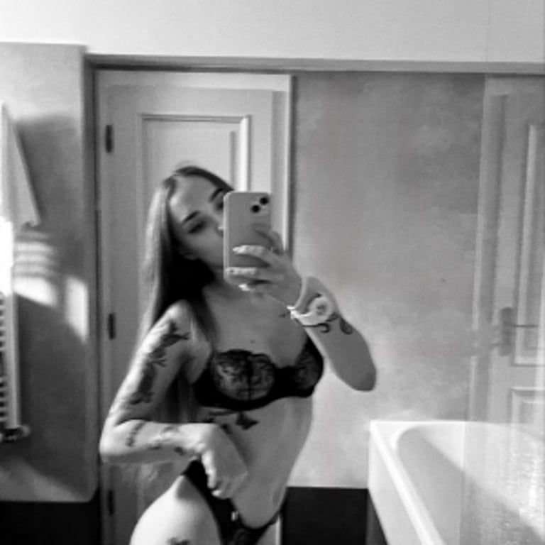 Laura - Escort in Prague, Czech Republic