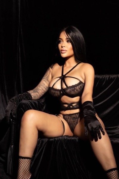 Rihanna Hot Latina - photo 12