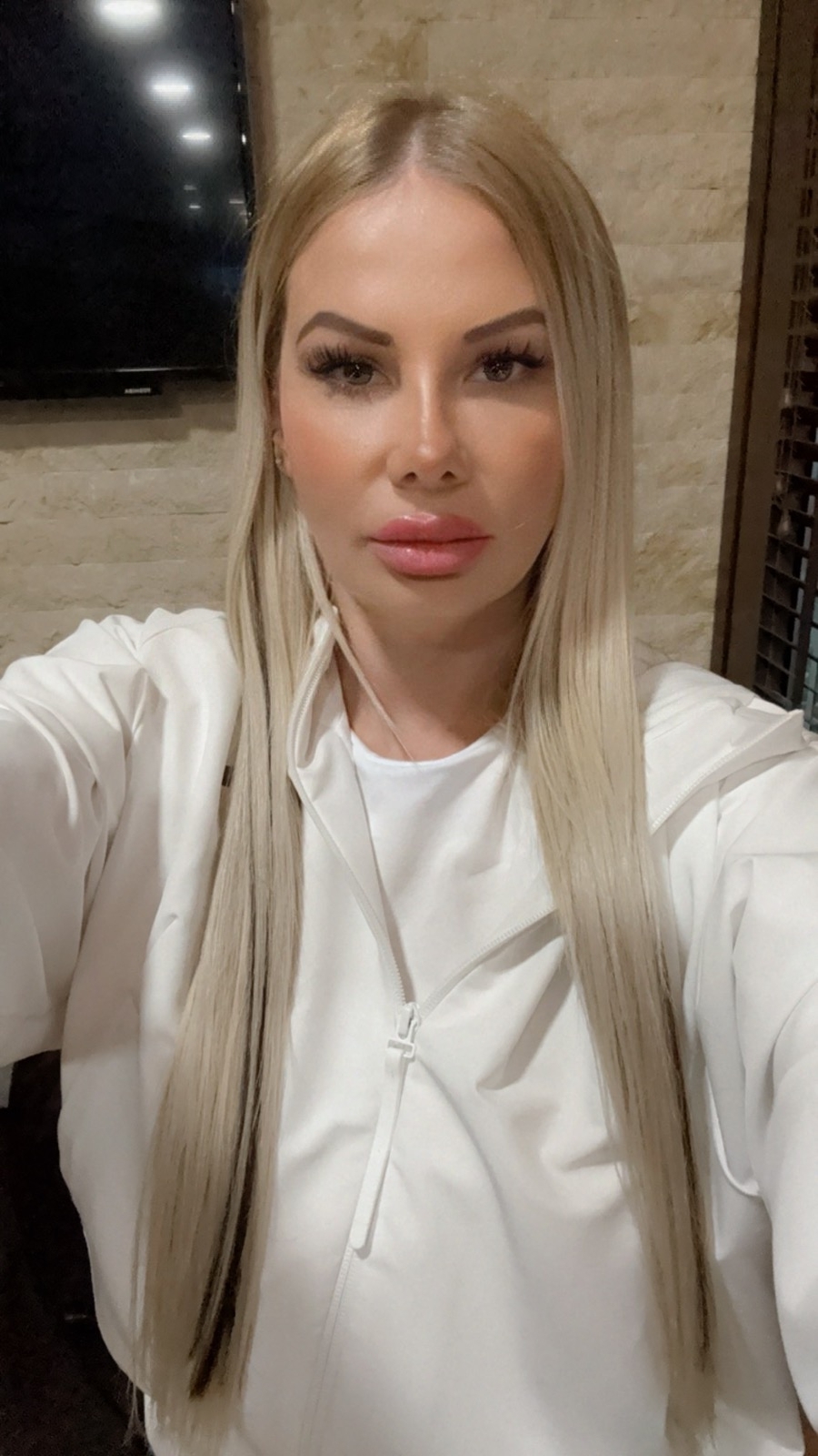SIMONA - Escort in Sofia