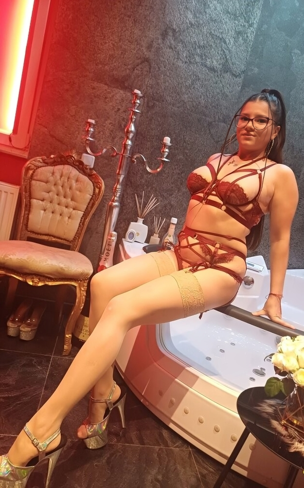 Kim - Escort in Den Haag