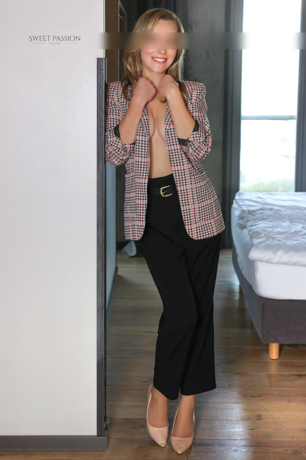 Alicia - Escort in Hamburg