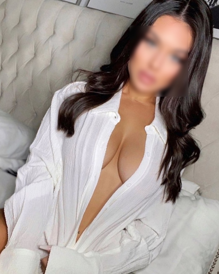 VICTORIA REAL - Escort in Prague