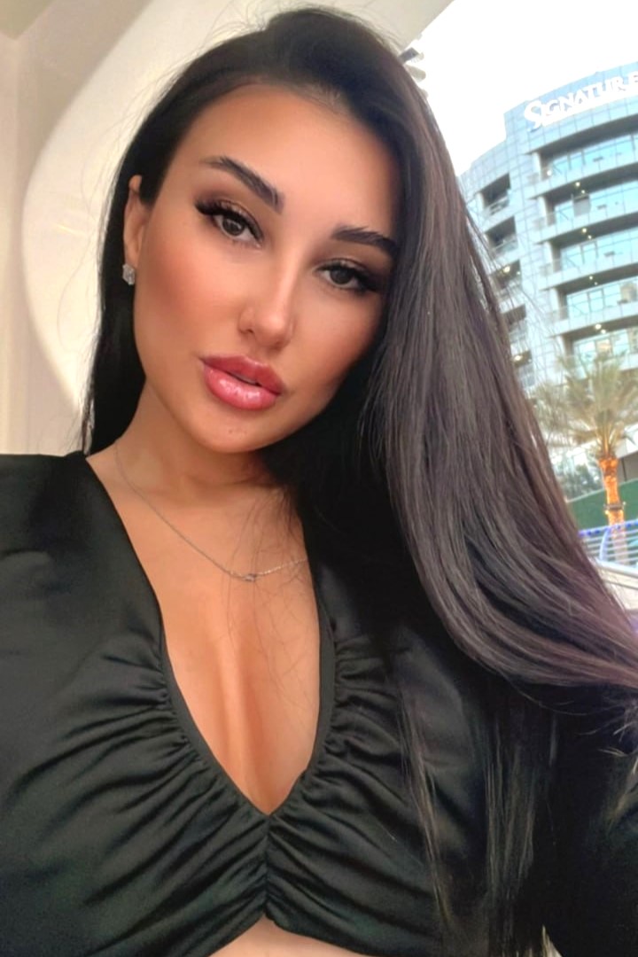 Laura - Escort in Dubai