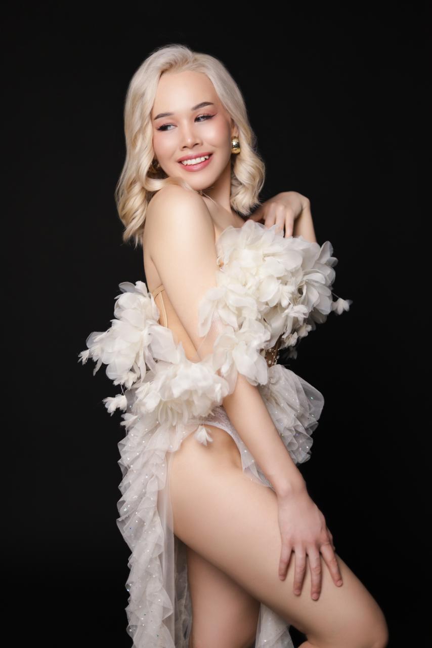 Lilou - Escort in Dubai